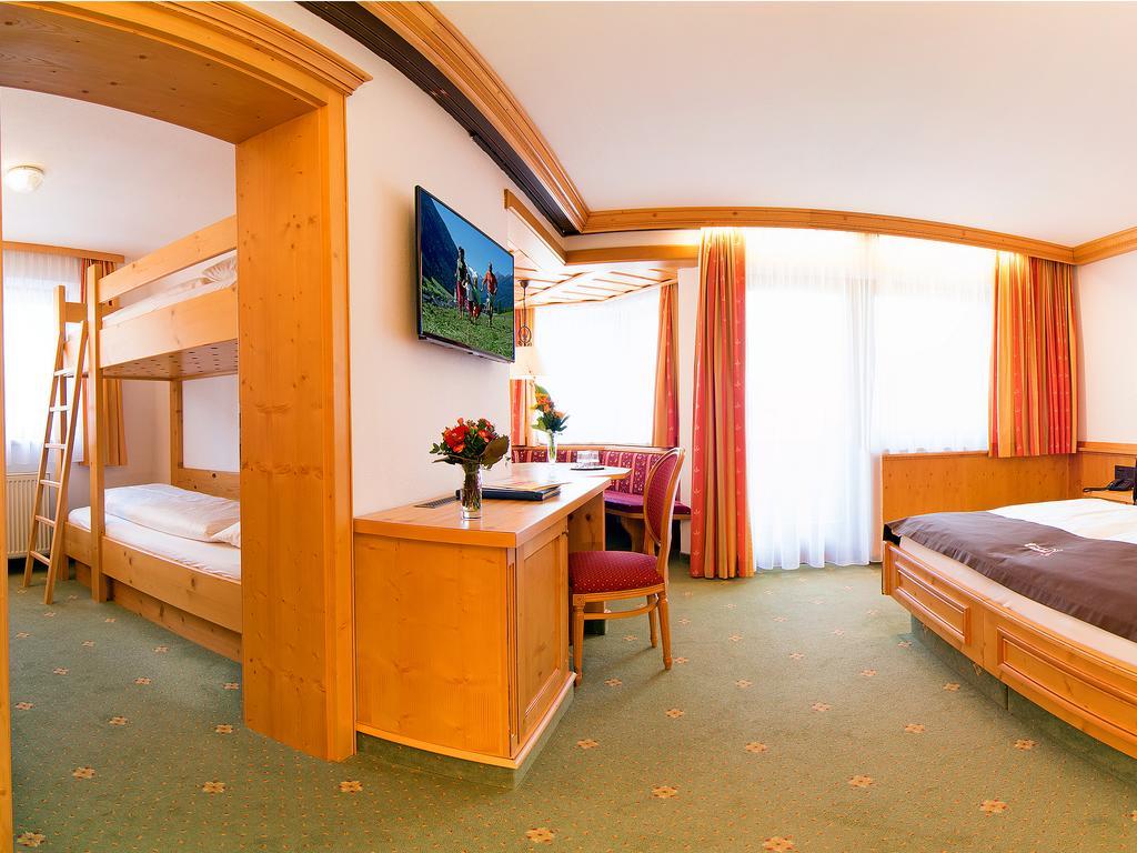 Alpenhotel Tirolerhof Нойштифт-им-Штубайталь Экстерьер фото
