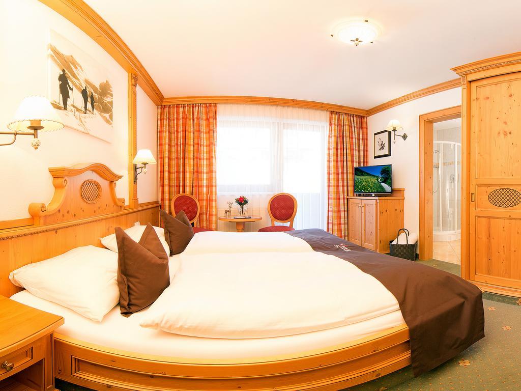 Alpenhotel Tirolerhof Нойштифт-им-Штубайталь Экстерьер фото
