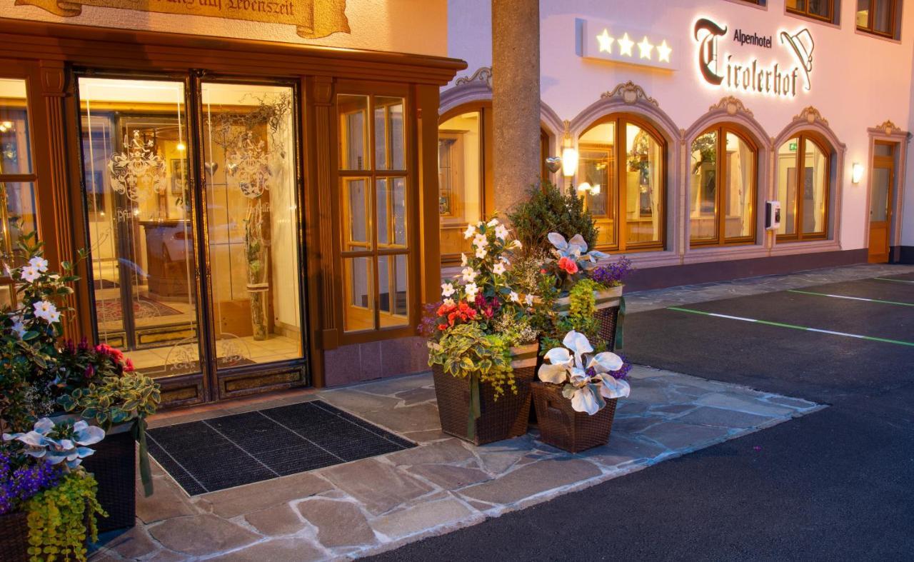 Alpenhotel Tirolerhof Нойштифт-им-Штубайталь Экстерьер фото