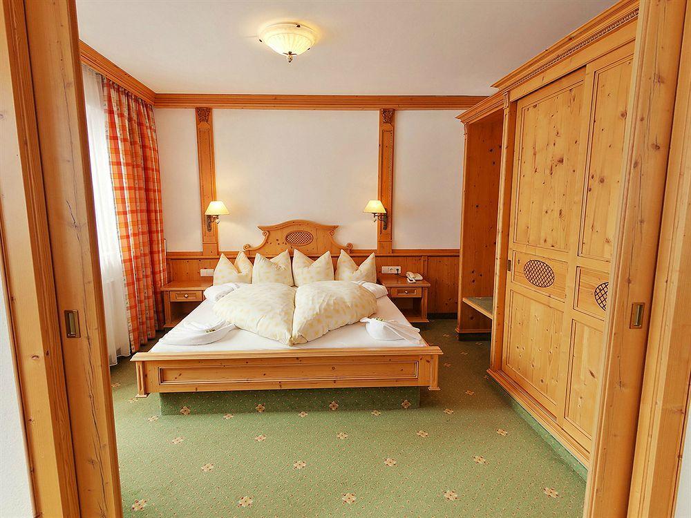 Alpenhotel Tirolerhof Нойштифт-им-Штубайталь Экстерьер фото
