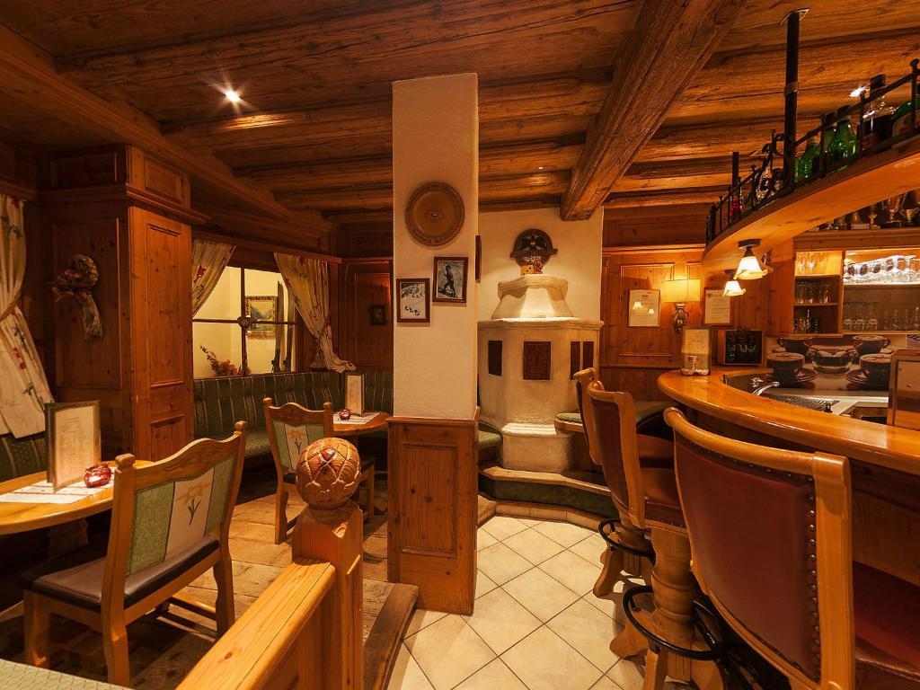 Alpenhotel Tirolerhof Нойштифт-им-Штубайталь Экстерьер фото