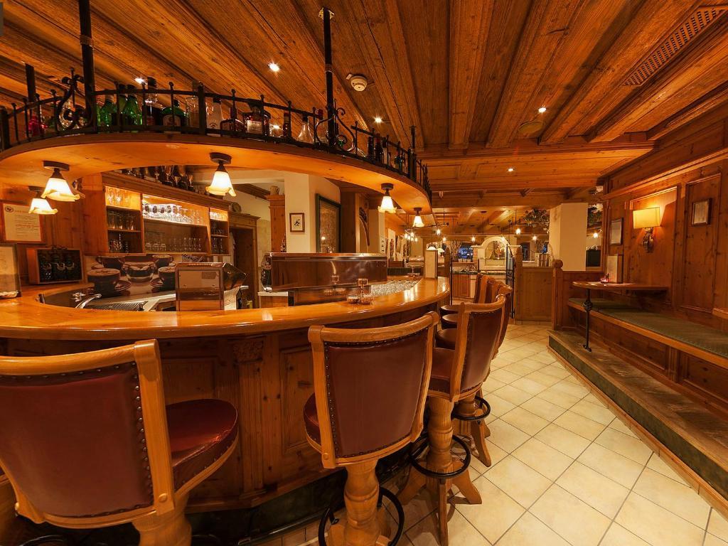 Alpenhotel Tirolerhof Нойштифт-им-Штубайталь Экстерьер фото