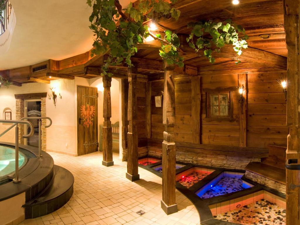 Alpenhotel Tirolerhof Нойштифт-им-Штубайталь Экстерьер фото