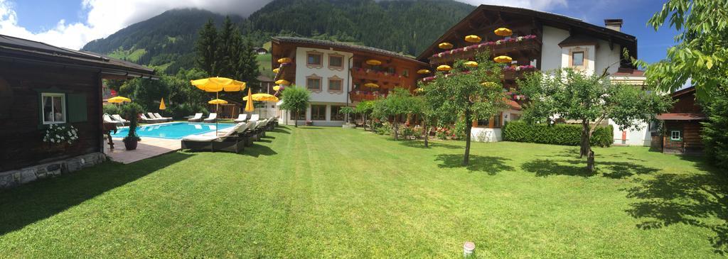 Alpenhotel Tirolerhof Нойштифт-им-Штубайталь Экстерьер фото