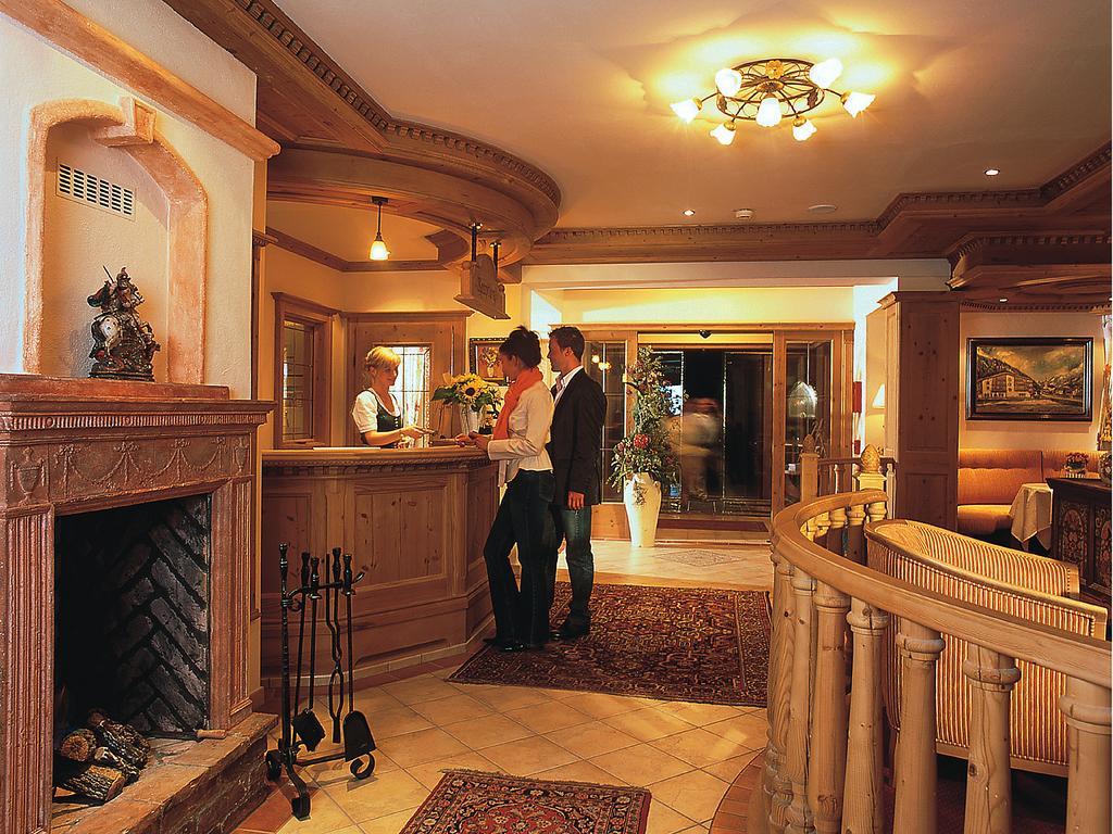 Alpenhotel Tirolerhof Нойштифт-им-Штубайталь Экстерьер фото