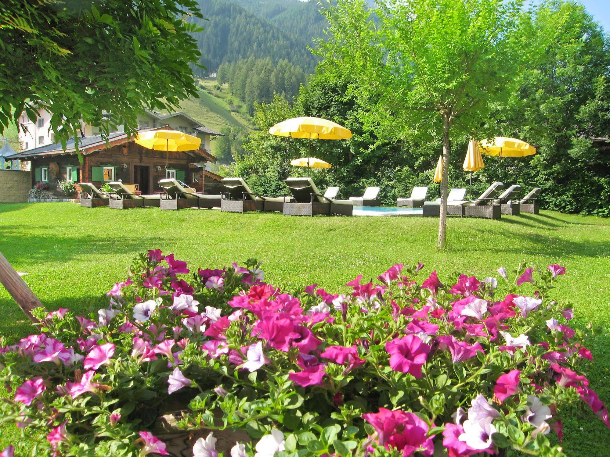 Alpenhotel Tirolerhof Нойштифт-им-Штубайталь Экстерьер фото