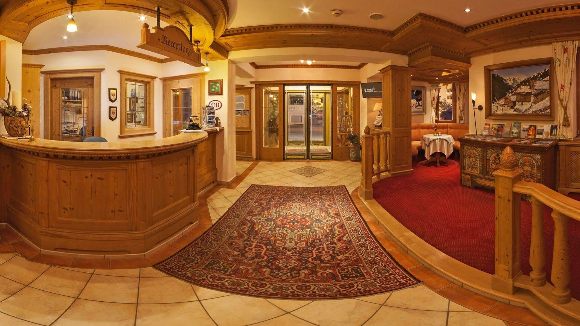 Alpenhotel Tirolerhof Нойштифт-им-Штубайталь Экстерьер фото