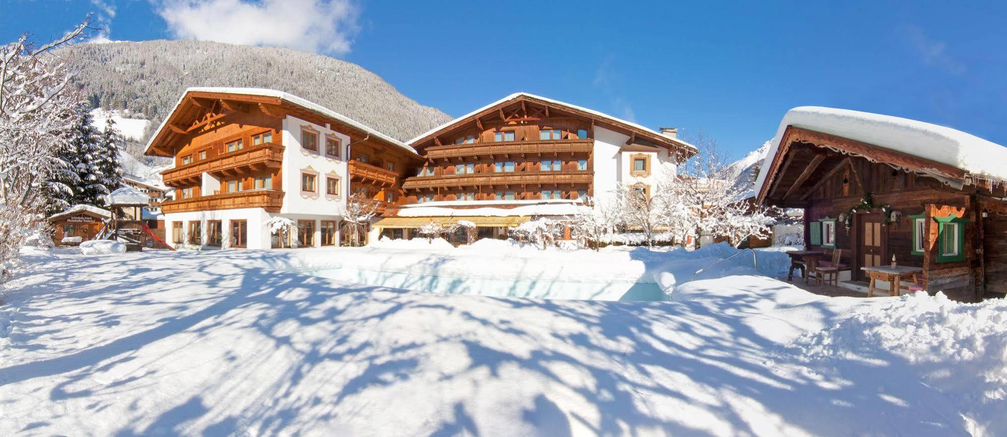 Alpenhotel Tirolerhof Нойштифт-им-Штубайталь Экстерьер фото